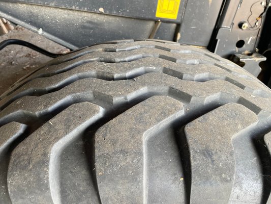 Presse à balles rondes Case IH RB455 VC ROTOR FEEDER