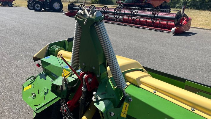 Faucheuse conditionneuse Krone EasyCut B 870 CV