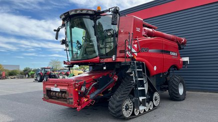 Moissonneuse batteuse Case IH AXIAL-FLOW 8240 HD - 1