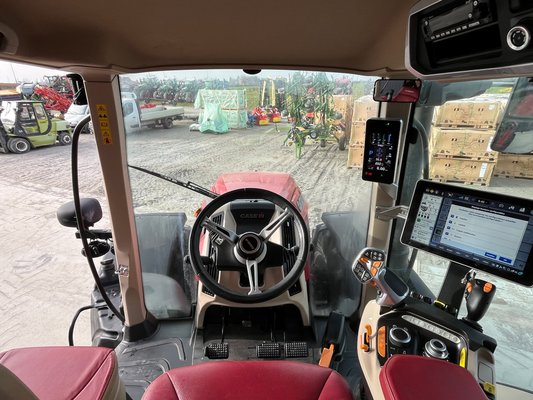Tracteur agricole Case IH OPTUM 300 CVX DRIVE
