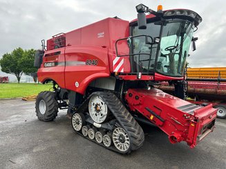 Moissonneuse batteuse Case IH AXIAL-FLOW 8240 HD - 1